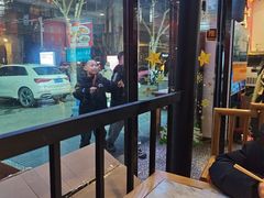 -老街烧烤大排档·地道湖北菜·龙虾馆(汉口火车站店)