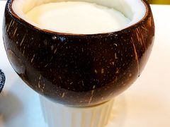 -志龙皇冠吃货椰子铺