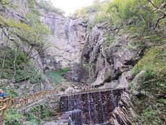 -燕子河大峡谷天坑仙境