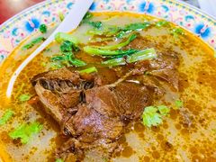 红烧牛腩-金杨拉面王小吃面馆·牛三宝面·红烧牛肉粉