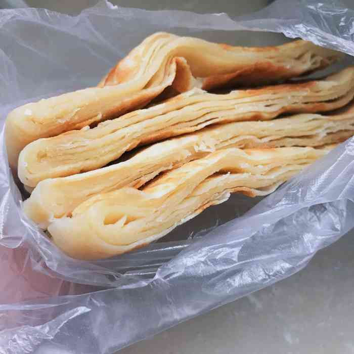 李记大饼烧饼-"一家小店,环境比较简陋,不过早餐味道还可.