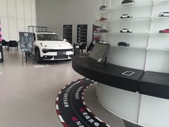 -领克中心(南京万帮店)