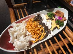 -老牌坊云南鱼豆花火锅(哈西万达店)