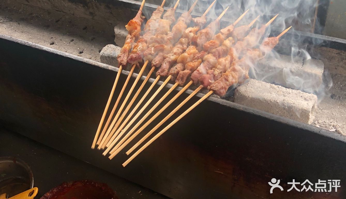 大连新疆维族烤羊肉串的兴盛和衰败