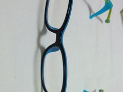 -MiRi眼镜连锁·蔡司·尼康控优点合作店(莘庄店)