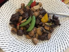 红酒香蘑爆牛小排-香浙汇(望京店)