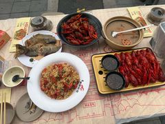 -肥肥虾庄·金牌油焖大虾(汉街SKP店)