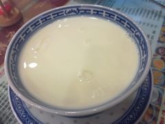 -赵记传承特色牛奶甜品(泉城广场店)