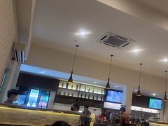 -Chom Cafe and Restaurant