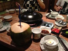 -东椰·海南椰子鸡火锅(朝阳门店)