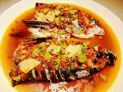 土烧千岛湖鱼头-千岛湖小鱼儿·淳安匠心农家菜