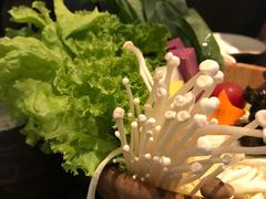 -湊湊火锅·茶憩(新中关购物中心店)
