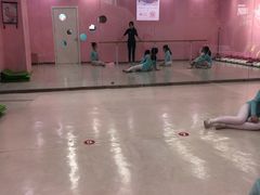 -艺熠舞蹈口才主持表演艺术中心(爱琴海校区)