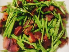 淳安腊肉炒芦蒿-西湖春天•老字号杭州菜(百汇店)