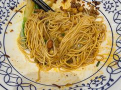 -李与白包子铺(桐梓林店)