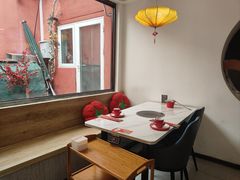 -毛辣果·贵州红酸汤牛肉火锅(西单店)