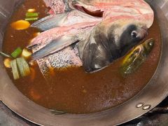 柴锅炖鱼头-姥家大锅台水库渔家
