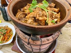 招牌鸡煲-雄伟美食(高沙中街店)