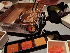 -左庭右院鲜牛肉火锅黑金店(陆家嘴中心店)