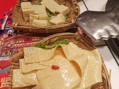 -喜悦小串丹东小黄牛海鲜烧烤大排档(民主广场店)