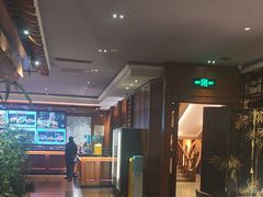 -八府香鸭·啫啫煲(华山路店)