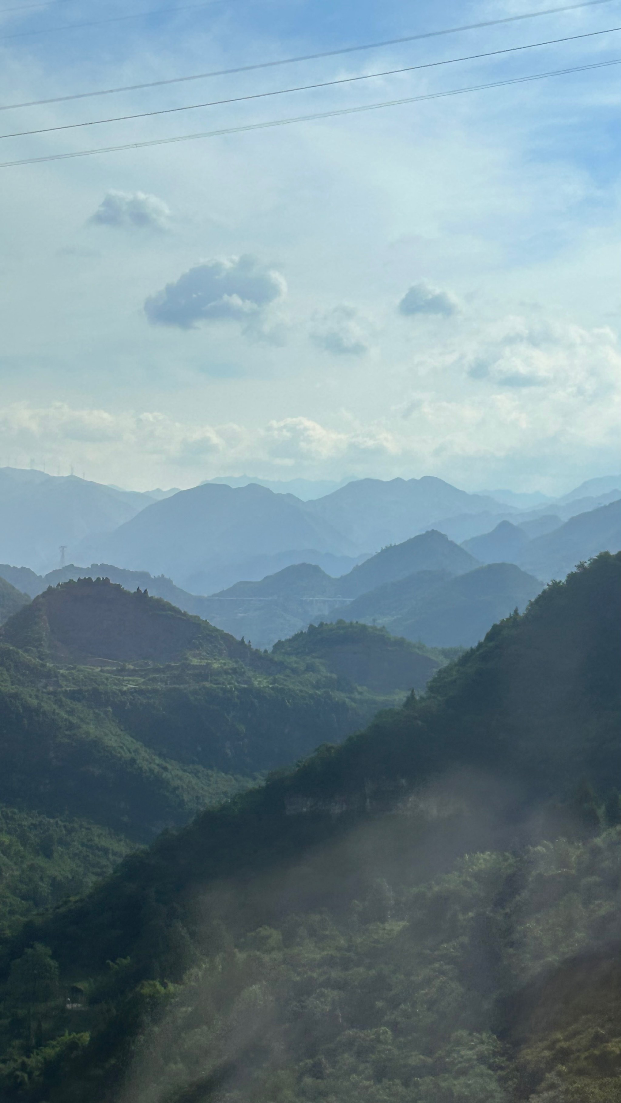 山峦重重图片