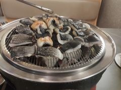 -围炉肉舍•炭烤活鳗•丹东海鲜烤肉(步行街店)