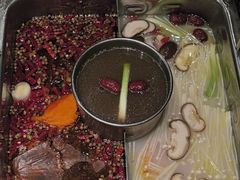 -巴渝瓦肆重庆鲜火锅(宝龙环湖店)