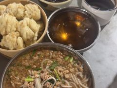 -正宗杨记普洱酸醋米线(总店)