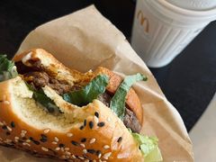 肉酱安格斯厚牛堡套餐-麦当劳(国际社区店)