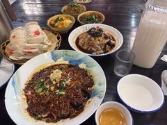 -蓝田九大碗民俗食府(蓝田店)