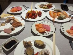 -广州万富希尔顿酒店·感趣自助餐厅·金秋蟹宴生蚝海鲜刺身