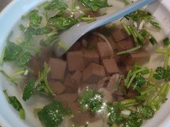 馋口鸭血汤-馋三尺蟹粉小笼(人民广场店)