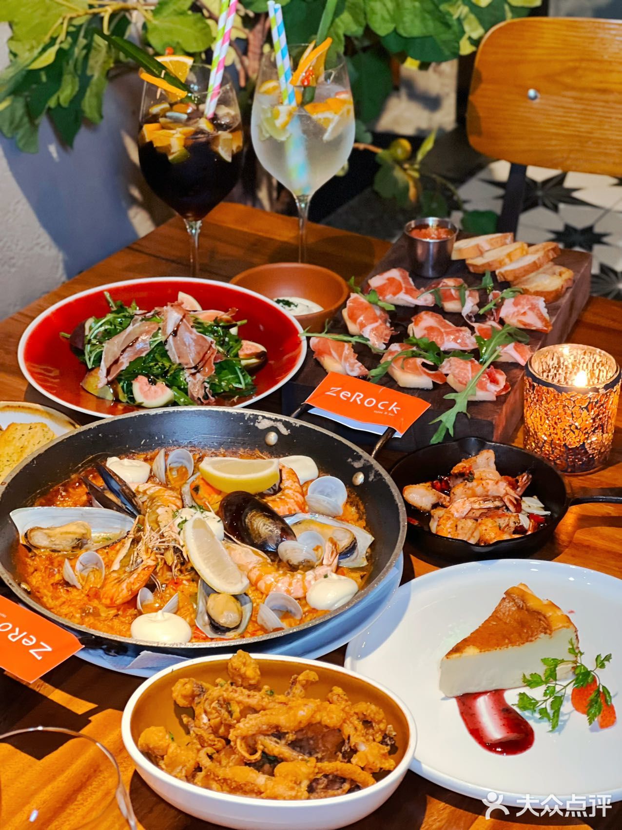 这家西班牙餐厅生意也太火爆了，格调和装修精致且高级