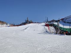 -采薇庄园四季滑雪场