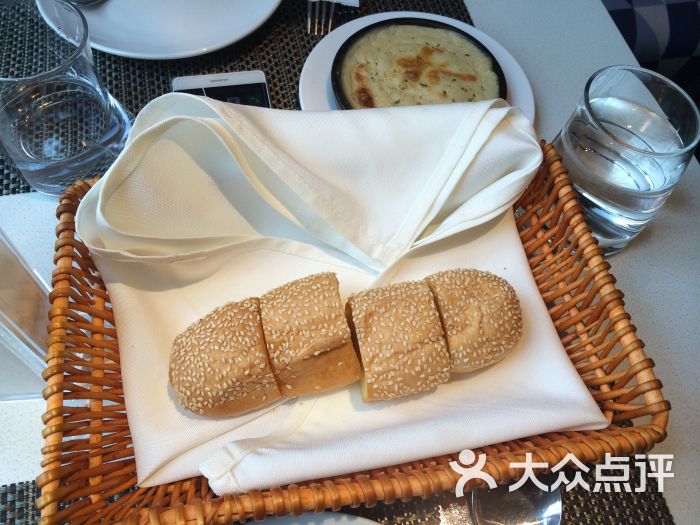 西堤厚牛排(上海日月光店)餐前面包图片 - 第2张