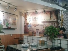 大堂-八两八金·莱芜特色炒鸡(市南漳浦路店)