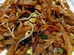 特色老友炒粉-蚝美人·生蚝海鲜烧烤(茶花园店)
