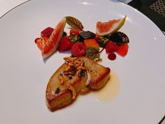 香煎鹅肝配树莓及小菜头-atta bj(国贸商城店)