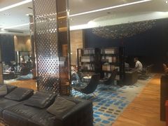 -武汉光谷广场杨家湾地铁站怡程酒店