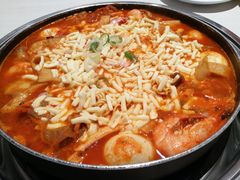 -三清洞摩西韩式年糕火锅(威高广场店)