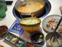 -喃喃椰·糟粕醋·椰子鸡火锅(七堡花园店)