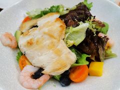 炭烤鸡肉沙拉-Golden Lily河内巴黎法越料理餐厅(建国西路店)