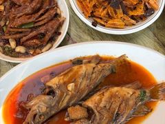 -丹水桥地锅鱼·翘嘴鲌·地方特色全鱼宴(丹江口大坝店)