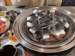 -围炉肉舍•炭烤活鳗•丹东海鲜烤肉(步行街店)