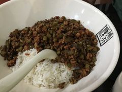 酸豆角肉泥盖码饭-德天顺盖码饭(人民西路店)