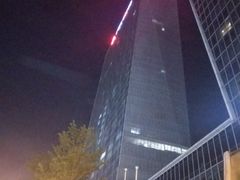 -大中华希尔顿酒店-念自助餐·嗨啤·小龙虾