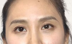 -一个差评成就的纹眉店