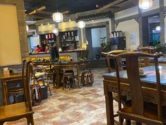 大堂-王明古法砂锅居(开化寺店)