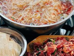 -黄利砖万峰林布依特色酸笋牛肉馆